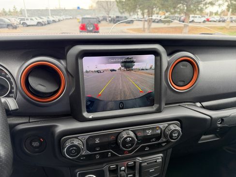 Used 2023 Jeep Gladiator Mojave AWD/4WD image 29