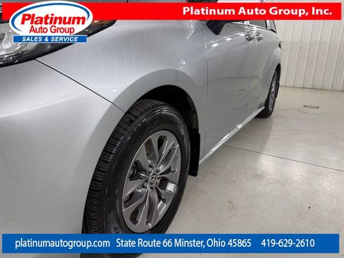 Used 2023 Toyota Sienna XLE AWD/4WD image 48