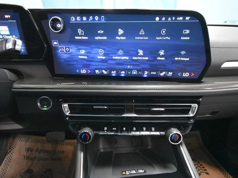 Used 2026 Chevrolet Traverse High Country w/ LPO, Floor Liner Package FWD image 19