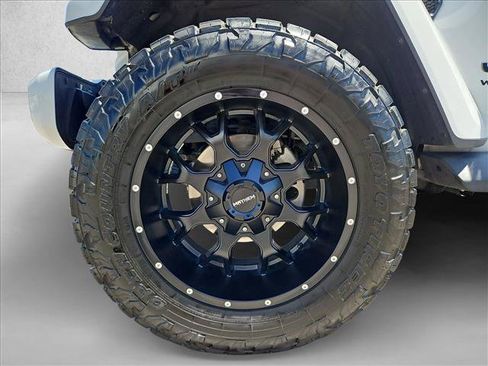 Used 2020 Jeep Wrangler Unlimited Sahara AWD/4WD image 24