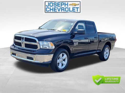 Used 2024 RAM 1500 Classic SLT AWD/4WD image 2