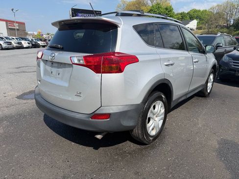 Used 2013 Toyota RAV4 LE AWD/4WD image 9