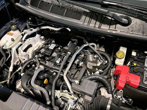 Used 2025 Nissan Kicks SV image 33