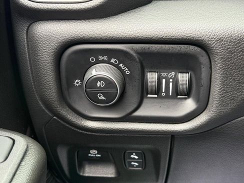 Used 2025 RAM 1500 Big Horn AWD/4WD image 21