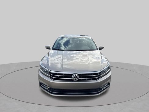 Used 2016 Volkswagen Passat 1.8T SE w/ Lighting Package (P06) FWD image 4