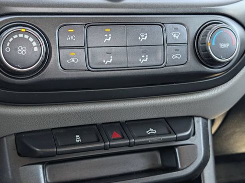 Used 2019 Chevrolet Colorado W/T w/ WT Convenience Package RWD image 15