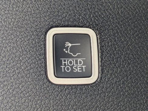 Used 2025 Jeep Wagoneer Series II image 15