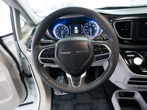 Used 2023 Chrysler Voyager LX image 19