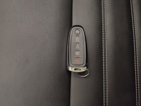 Used 2017 Ford Escape Titanium w/ Equipment Group 301A AWD/4WD image 32