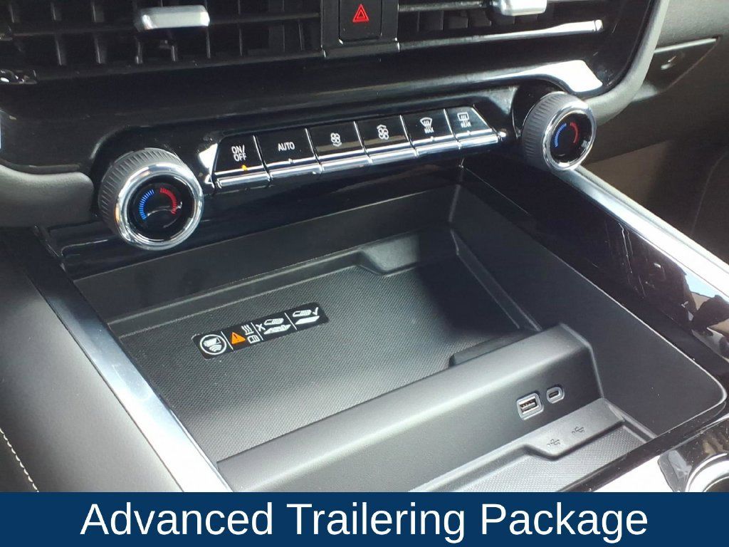 Used 2026 Chevrolet Tahoe Premier AWD/4WD image 9