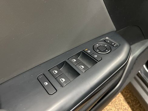 Used 2025 Kia K4 LXS image 25