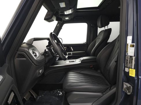 Used 2025 Mercedes-Benz G 550 image 8
