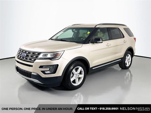 Used 2017 Ford Explorer XLT w/ Equipment Group 202A image 1