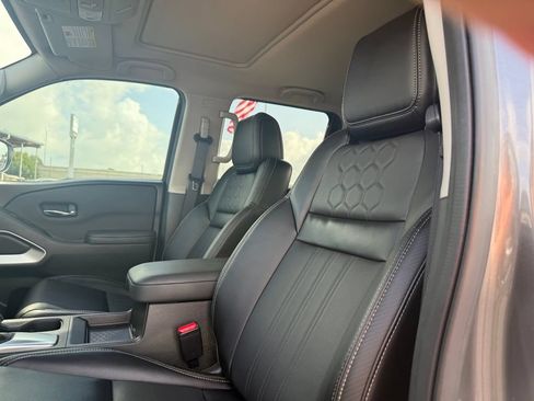 Used 2024 Nissan Frontier SL w/ Technology Package RWD image 13