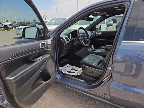 Used 2021 Jeep Grand Cherokee Limited w/ Trailer Tow Group IV AWD/4WD image 17
