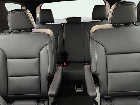 New 2026 Chevrolet Traverse LT w/ Midnight/Sport Edition AWD/4WD image 18