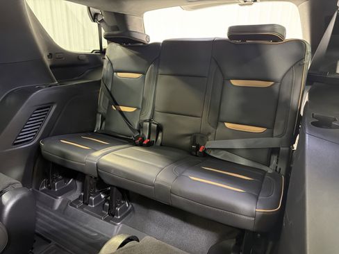Used 2024 GMC Yukon AT4 w/ Technology Package AWD/4WD image 26