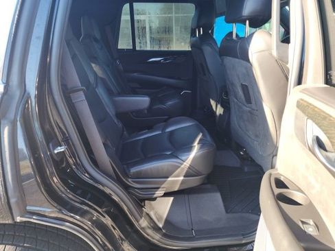Used 2020 Cadillac Escalade Platinum image 21