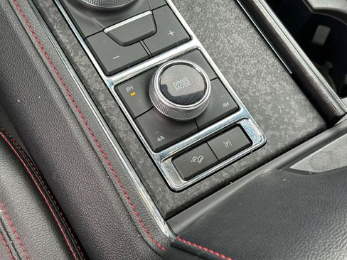 Used 2022 Ford Expedition Max Limited image 31