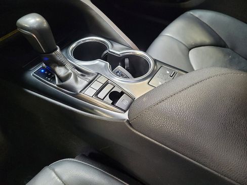 Used 2019 Toyota Camry XSE FWD image 26