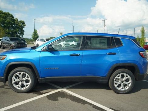 New 2025 Jeep Compass Sport image 4