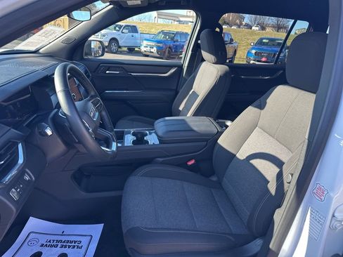 Used 2025 GMC Acadia Elevation image 23