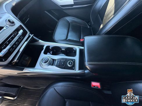 Used 2022 Ford Explorer XLT w/ Equipment Group 202A image 19