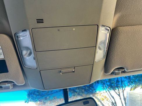 Used 2008 Toyota Tundra Limited image 32