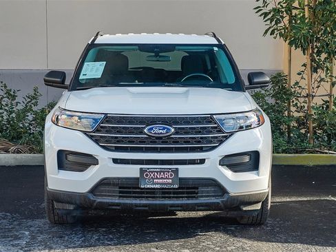 Used 2023 Ford Explorer XLT image 2