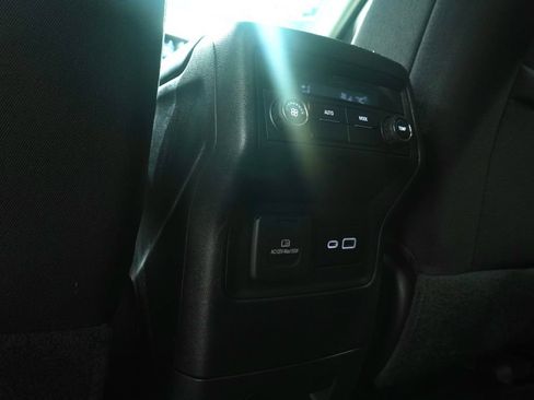 Used 2020 GMC Acadia SLE w/ Driver Convenience Package FWD image 16