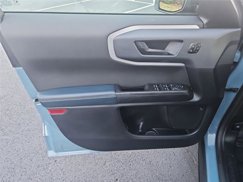 Used 2023 Ford Bronco Sport Outer Banks w/ Tech Package image 12