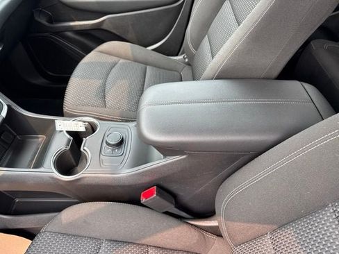 Used 2024 GMC Terrain SLE w/ Elevation Edition FWD image 16