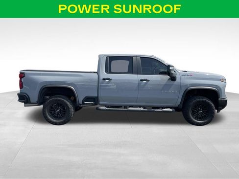 Used 2024 Chevrolet Silverado 2500 ZR2 w/ Technology Package AWD/4WD image 6