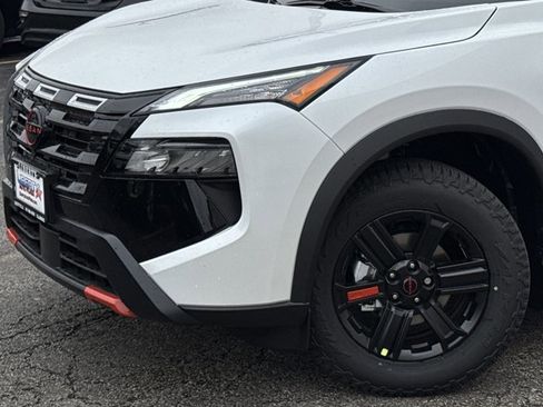 New 2025 Nissan Rogue SV image 41