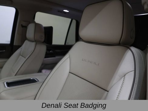Used 2021 GMC Yukon Denali w/ LPO, Illumination Package AWD/4WD image 17