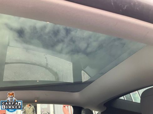 Used 2024 Tesla Model Y 2WD image 27