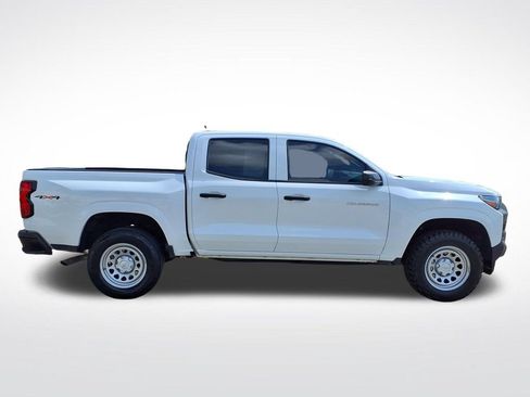 Used 2025 Chevrolet Colorado W/T w/ Advanced Trailering Package AWD/4WD image 5