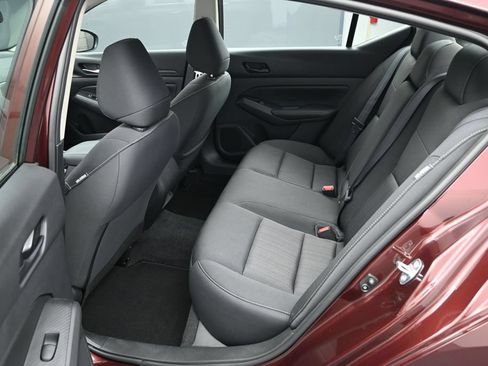 Used 2024 Nissan Altima 2.5 SV FWD image 11