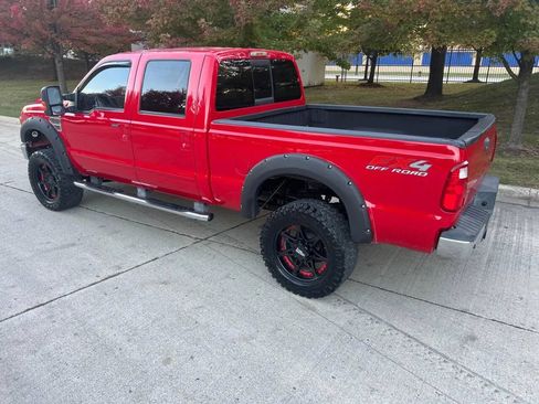 Used 2010 Ford F350 Lariat image 11