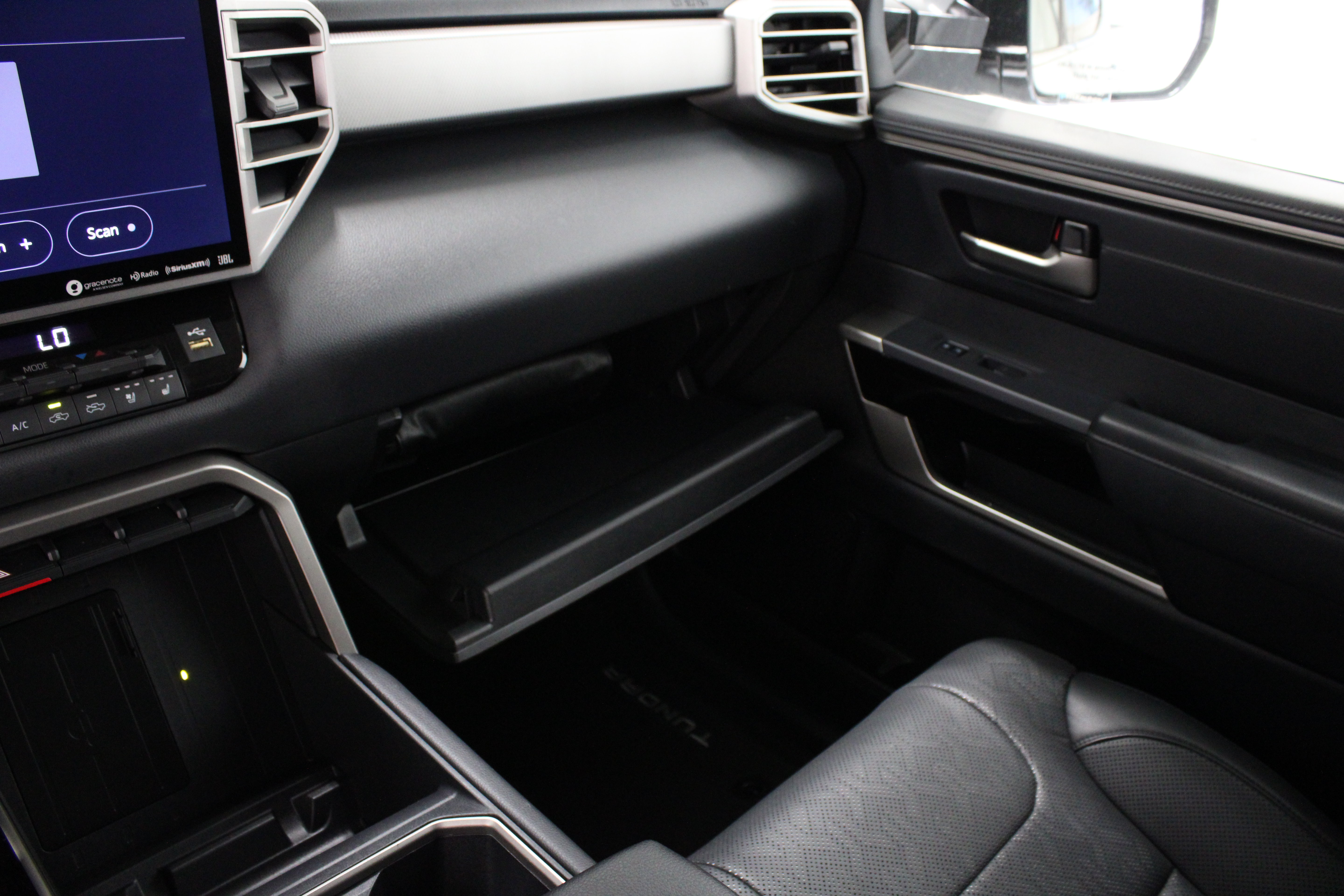 Used 2022 Toyota Tundra Limited AWD/4WD image 28