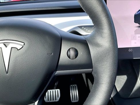 Used 2022 Tesla Model Y Performance AWD/4WD image 19