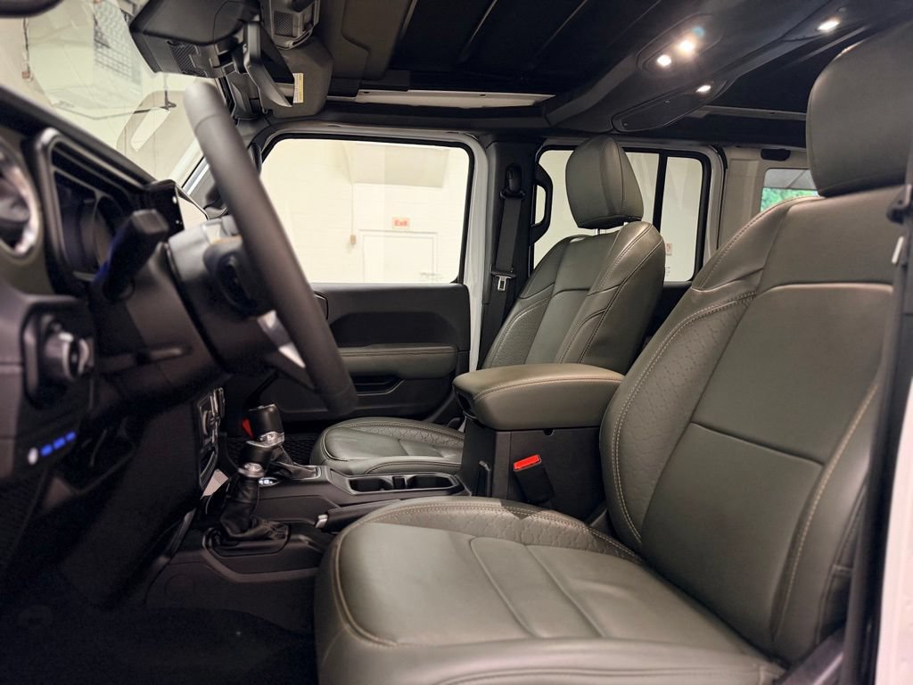 Used 2024 Jeep Wrangler High Altitude AWD/4WD image 13