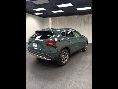 New 2026 Chevrolet Trax LT w/ Sunroof Package image 5