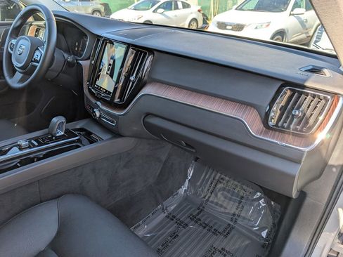 Used 2024 Volvo XC60 T8 Plus w/ Protection Package Premier image 20