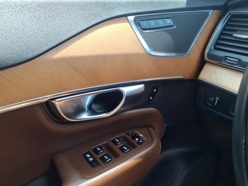 Used 2021 Volvo XC90 T6 Momentum w/ Climate Package AWD/4WD image 21