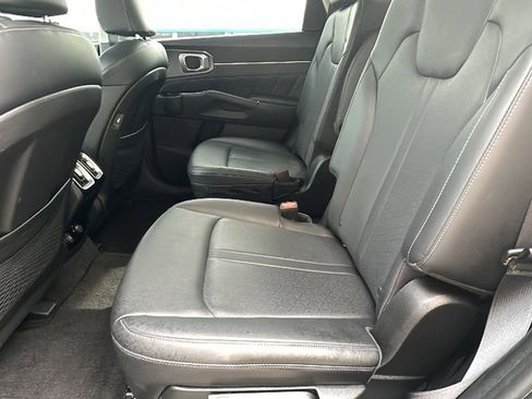 Used 2023 Kia Sorento SX image 16