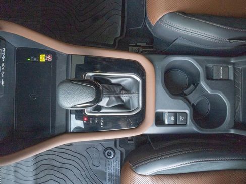 Certified 2025 Subaru Forester Touring w/ Protection Package AWD/4WD image 10