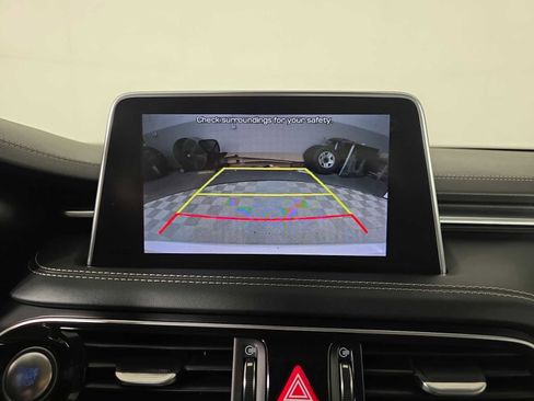 Used 2020 Genesis G70 2.0T image 13