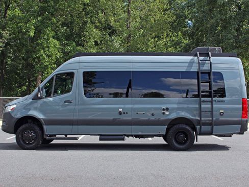 Used 2024 Mercedes-Benz Sprinter 3500 image 3