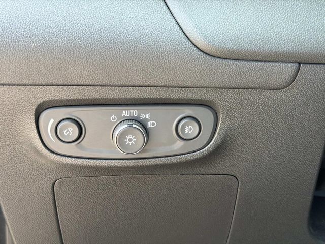 Used 2023 Buick Encore GX Essence w/ Experience Buick Package FWD image 27